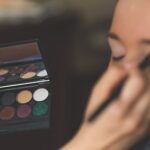 Kontaktlinser og makeup